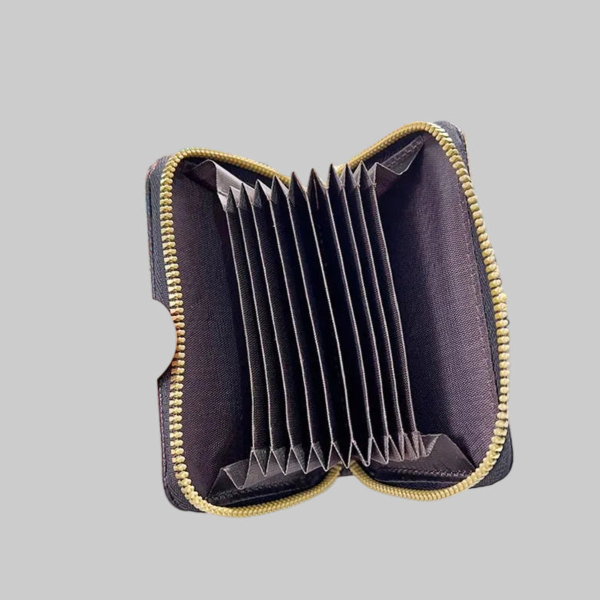Vintage-style wallet with pearls